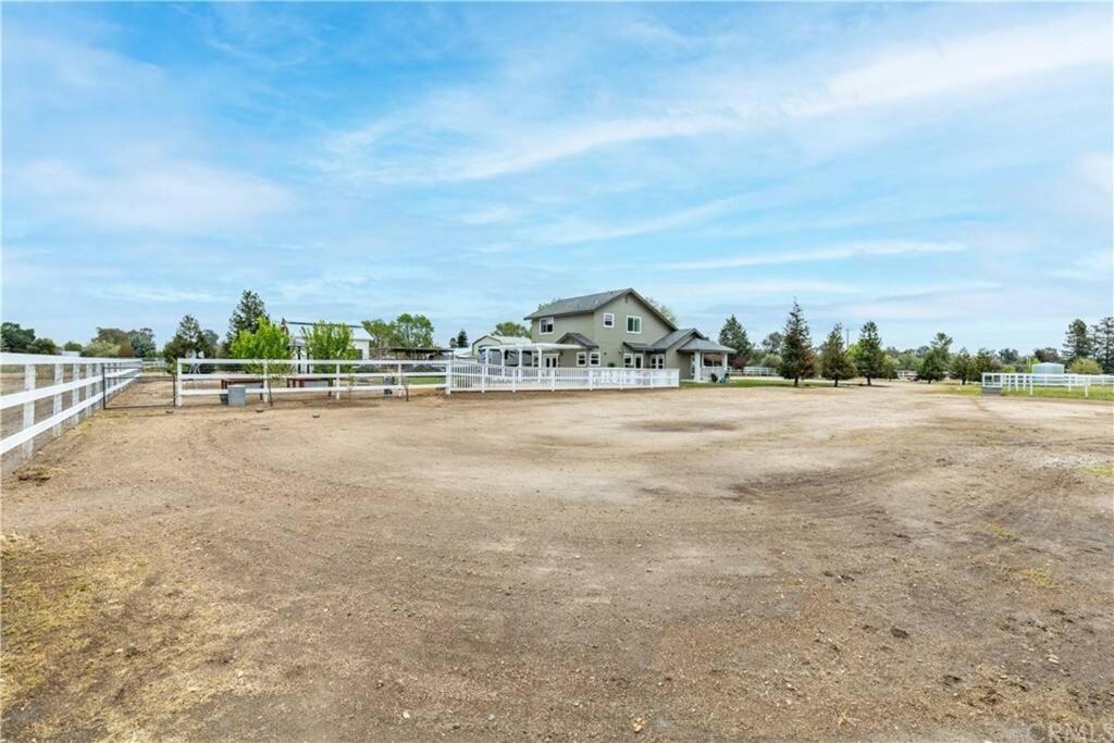 Our Farmhouse, Our Place: Cozy And Cute Homestead! El Paso de Robles Exterior foto